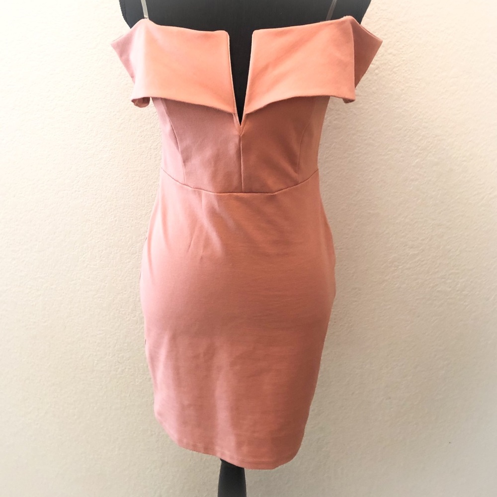 NWT Off The Shoulder Body Con Dress in Mauve - Picture 2 of 8